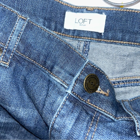 New Ann Taylor loft 4” denim jean cuffed shorts size 4 - Picture 3 of 4